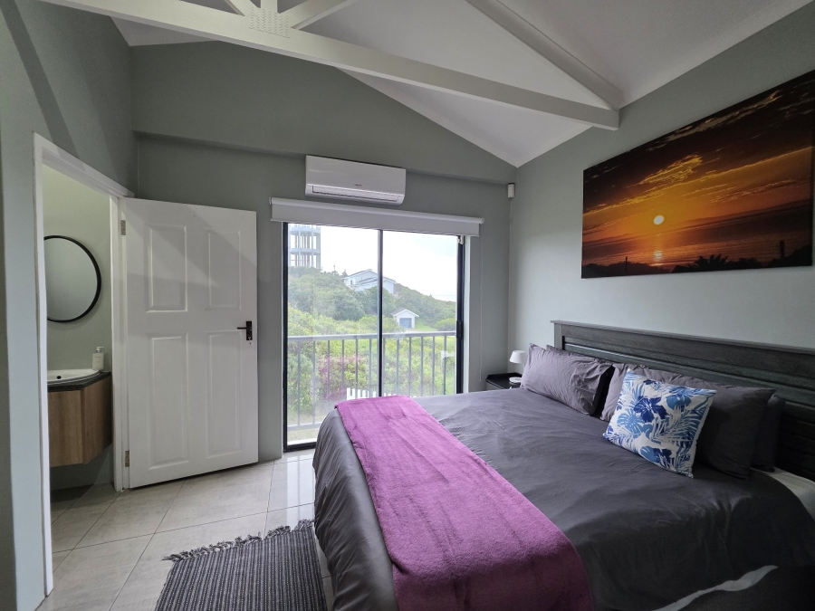4 Bedroom Property for Sale in Paradise Beach Eastern Cape